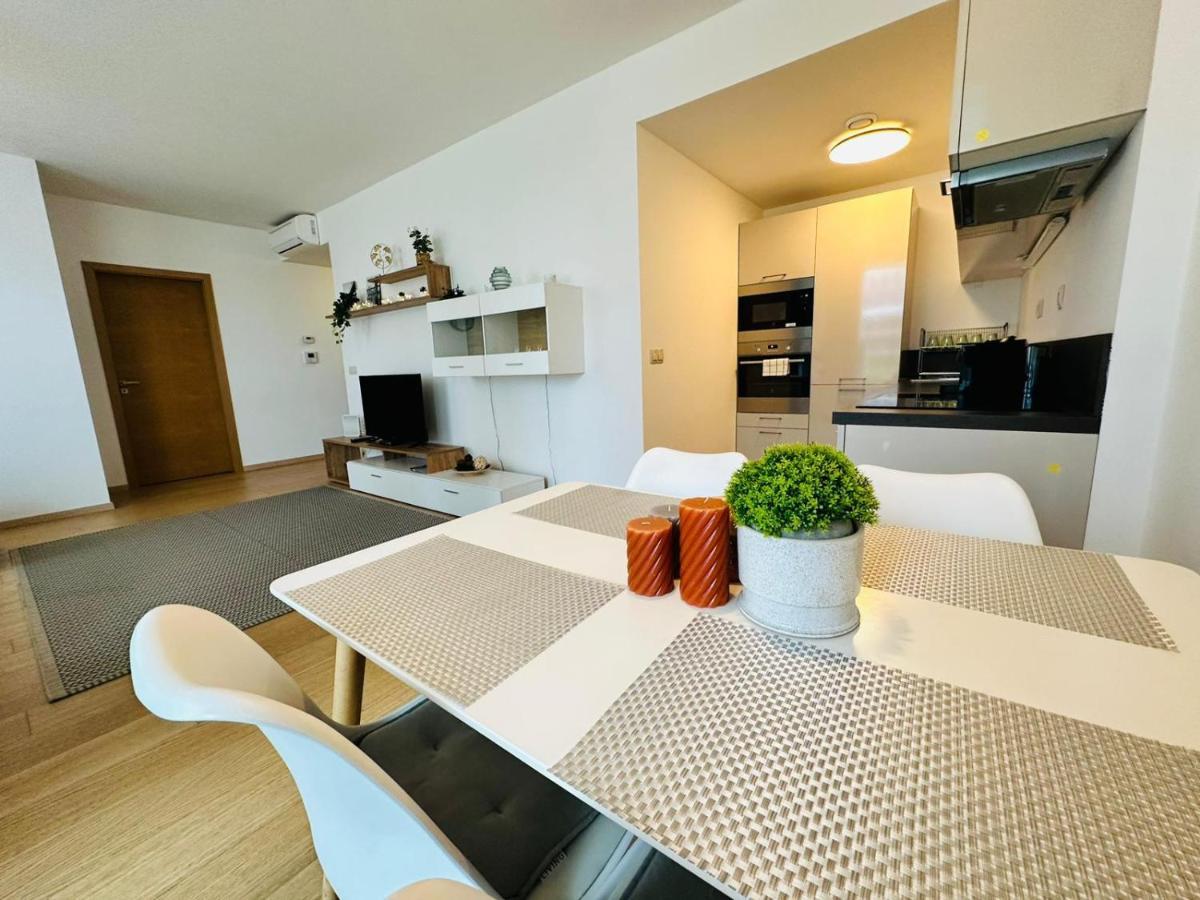 Apartments05 In New Building With Free Parking Panorama City - Amazing View Close To Old Town Bratysława Zewnętrze zdjęcie